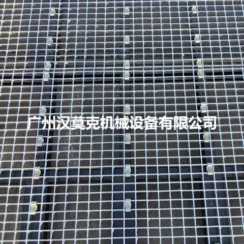 登车桥选配部件 ① 台面面板 铣槽防滑板